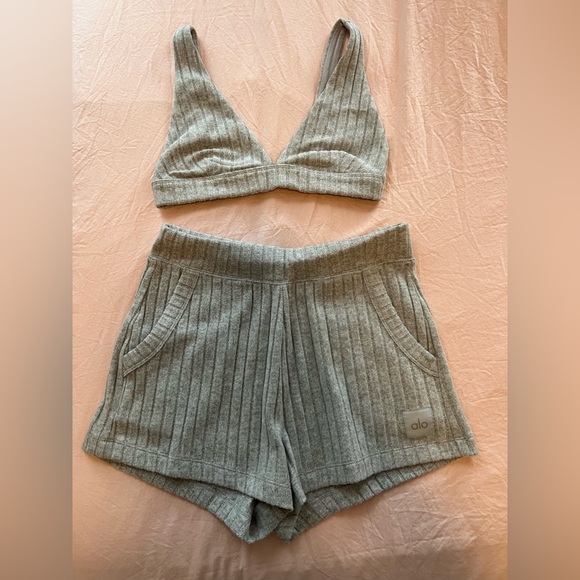 ALO Yoga Other - Alo Yoga sleep set size Medium